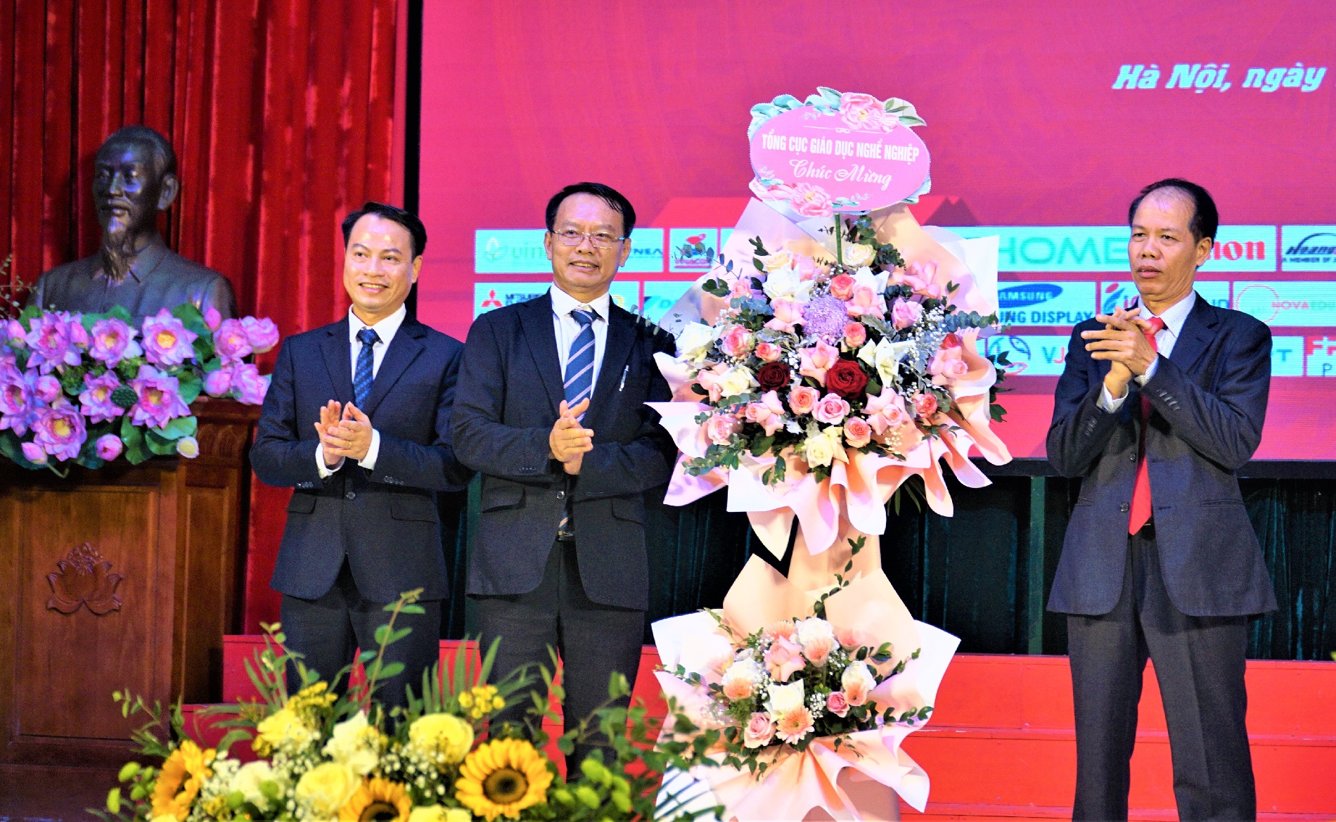 Nâng cánh ước mơ, nâng tầm tương lai3