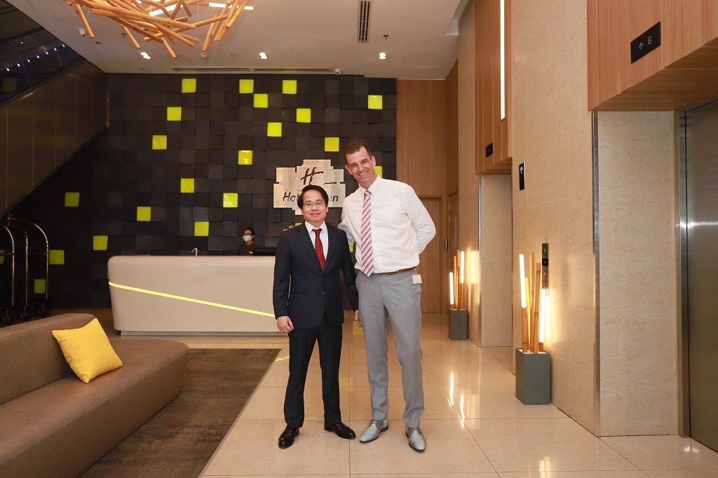 ngành thang máy và câu chuyện bó đũa