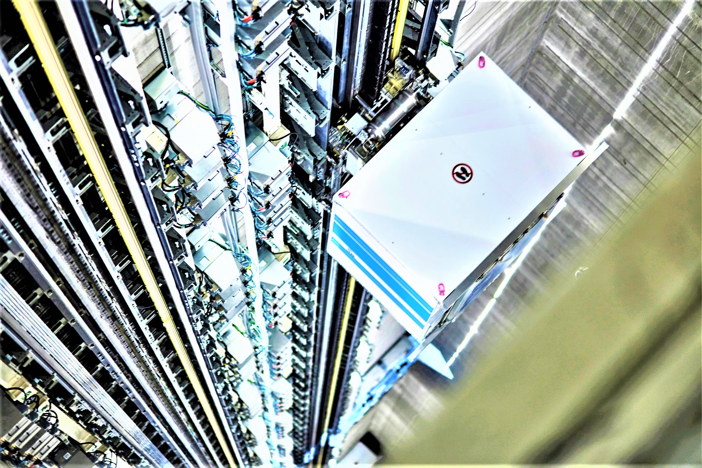 Thang máy di chuyển đa hướng đầu tiên trên thế giới1