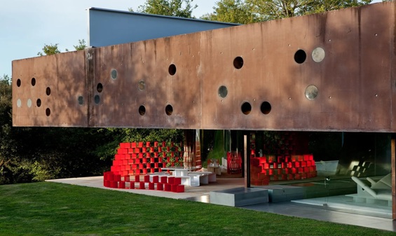 Dinh thự có mặt sàn 'chạy' xuyên tầng, vinh danh kiến trúc nổi bật nhất thập kỷ