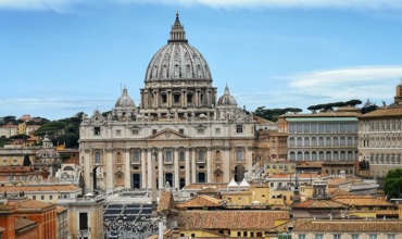 Khám phá thang máy tại Vương cung thánh đường Thánh Phêrô