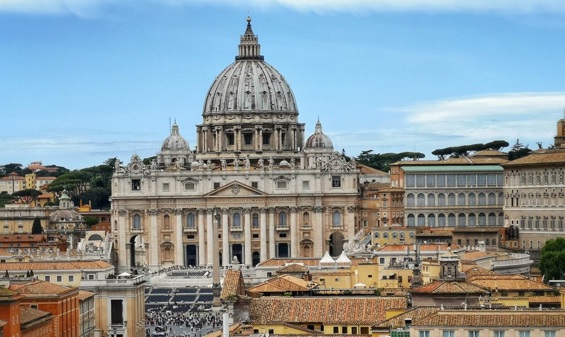 Khám phá thang máy tại Vương cung thánh đường Thánh Phêrô