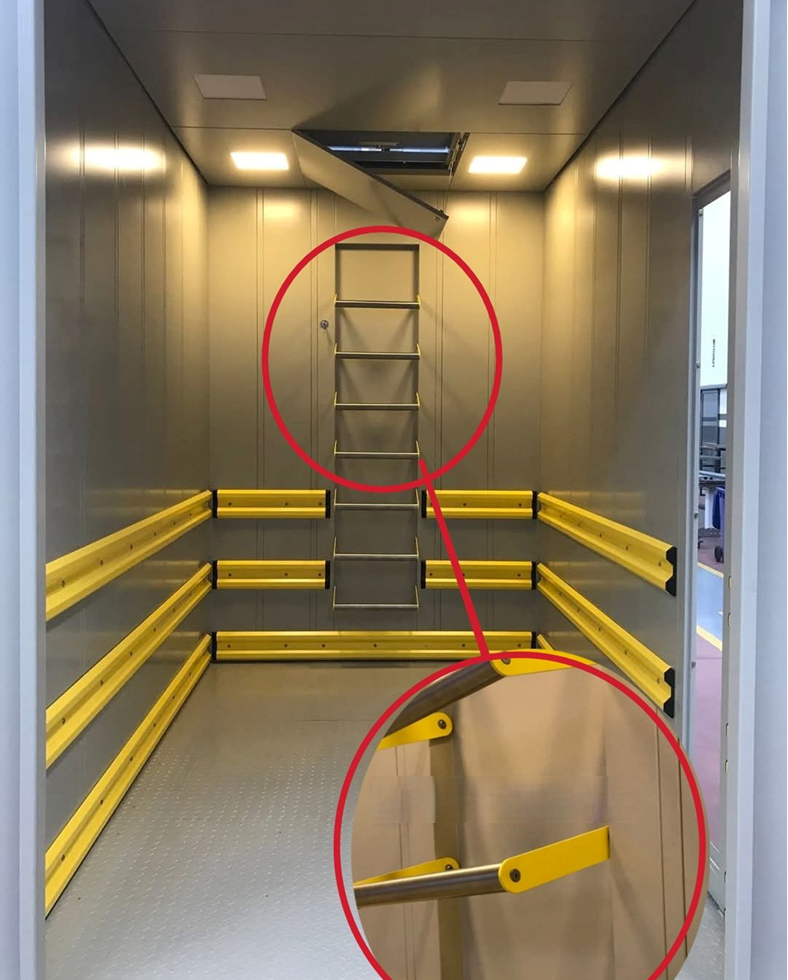 Hình ảnh cabin thang máy được trang bị bậc bước cứu hộ