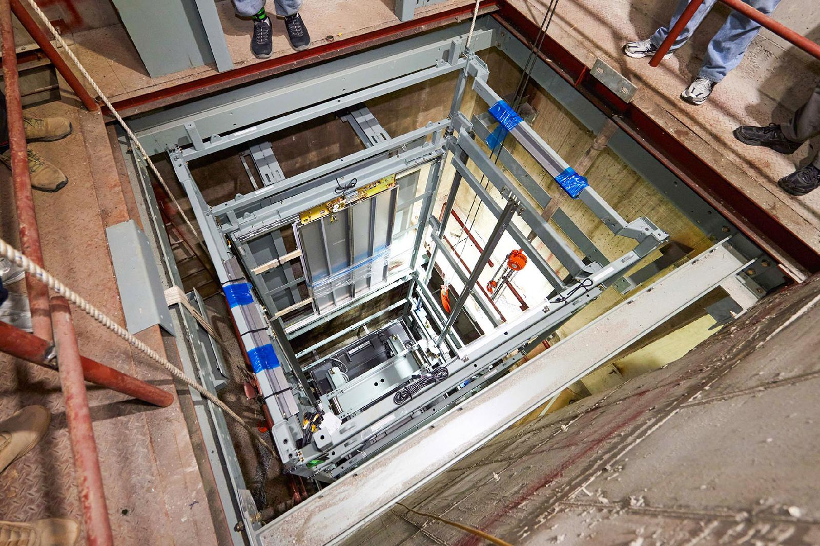 hyundai-phat-trien-thang-may-mo-dun-giam-tai-nan-va-rut-ngan-thoi-gian-lap-dat