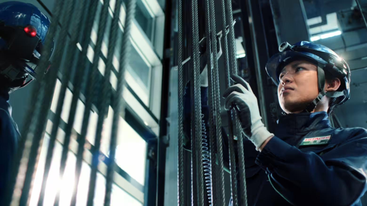 Hitachi-dung-AI-cua-Nvidia-de-bao-tri-thang-may-giup-giam-50-nhan-luc