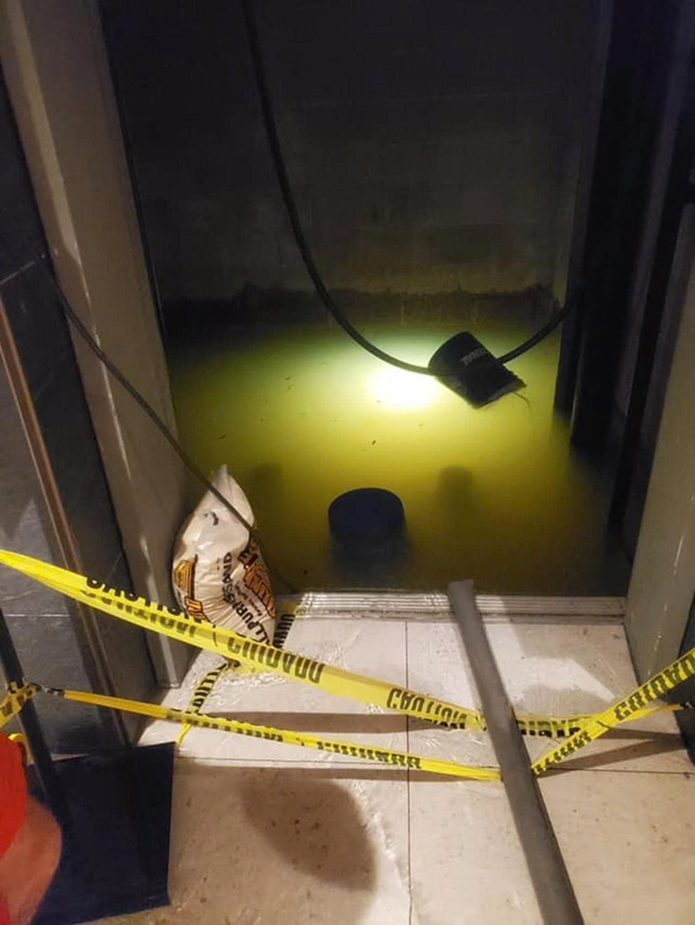 quy-chuan-tieu-chuan-ve-chong-ngap-nuoc-cho-thang-may