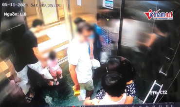 Em bé ở Hà Nội bị kẹp tay vào cửa thang máy