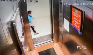 Chặn cửa thang máy: nguy cơ khôn lường.