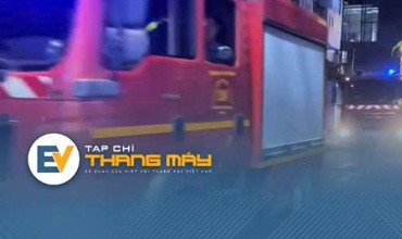 TP HCM: Cháy chung cư, ba người kẹt trong thang máy