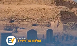 Were the Egyptian pyramids built using hydraulic lifts?