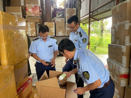 Tăng mức phạt đối với buôn lậu, gian lận thương mại và hàng giả nhằm bảo đảm tính răn đe