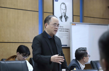 Bài toán giữa thừa nhận đơn phương nước ngoài và xây dựng hạ tầng thử nghiệm trong nước