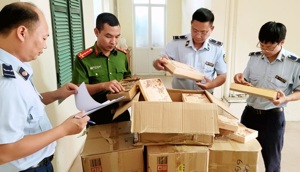 Bộ Công Thương để xuất bổ sung khái niệm 'hàng giả' trong Luật Thương mại Bộ Công Thương để xuất bổ sung khái niệm 'hàng giả' trong Luật Thương mại