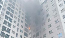 Cháy chung cư Ecohome 3, người dân thoát nạn bằng thang bộ