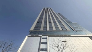 Chờ thang máy 20 phút mỗi ngày, cư dân ‘cắt lỗ’ bán tháo căn hộ