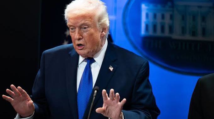 Ông Trump sẽ áp thêm 10% thuế nhập khẩu sau phán quyết của Tòa Tối cao Ông Trump sẽ áp thêm 10% thuế nhập khẩu sau phán quyết của Tòa Tối cao