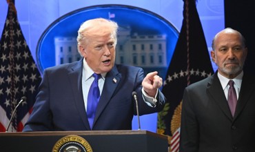 Ông Trump nâng thuế toàn cầu bổ sung từ 10% lên 15% Ông Trump nâng thuế toàn cầu bổ sung từ 10% lên 15%