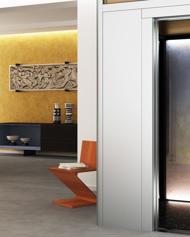 Gió… nụ hôn… và chiếc thang máy!