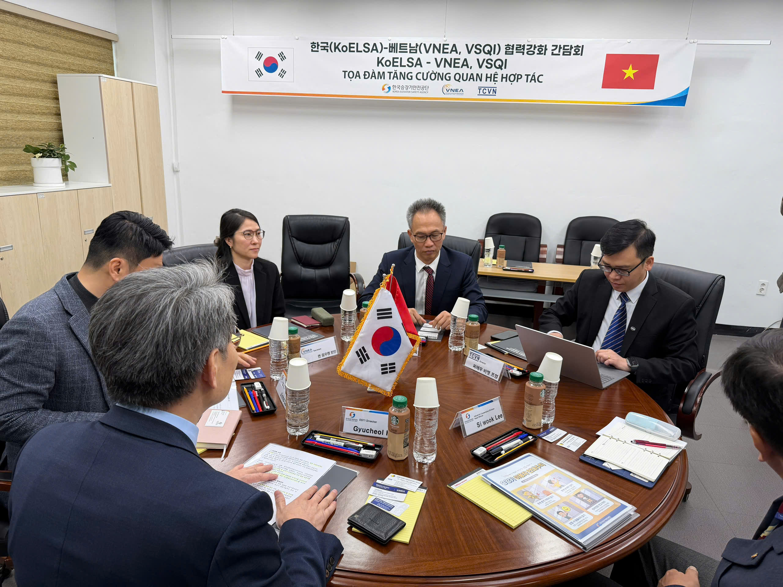 Việt Nam - Hàn Quốc tăng cường hợp tác trong lĩnh vực tiêu chuẩn, thử nghiệm và đào tạo thang máy