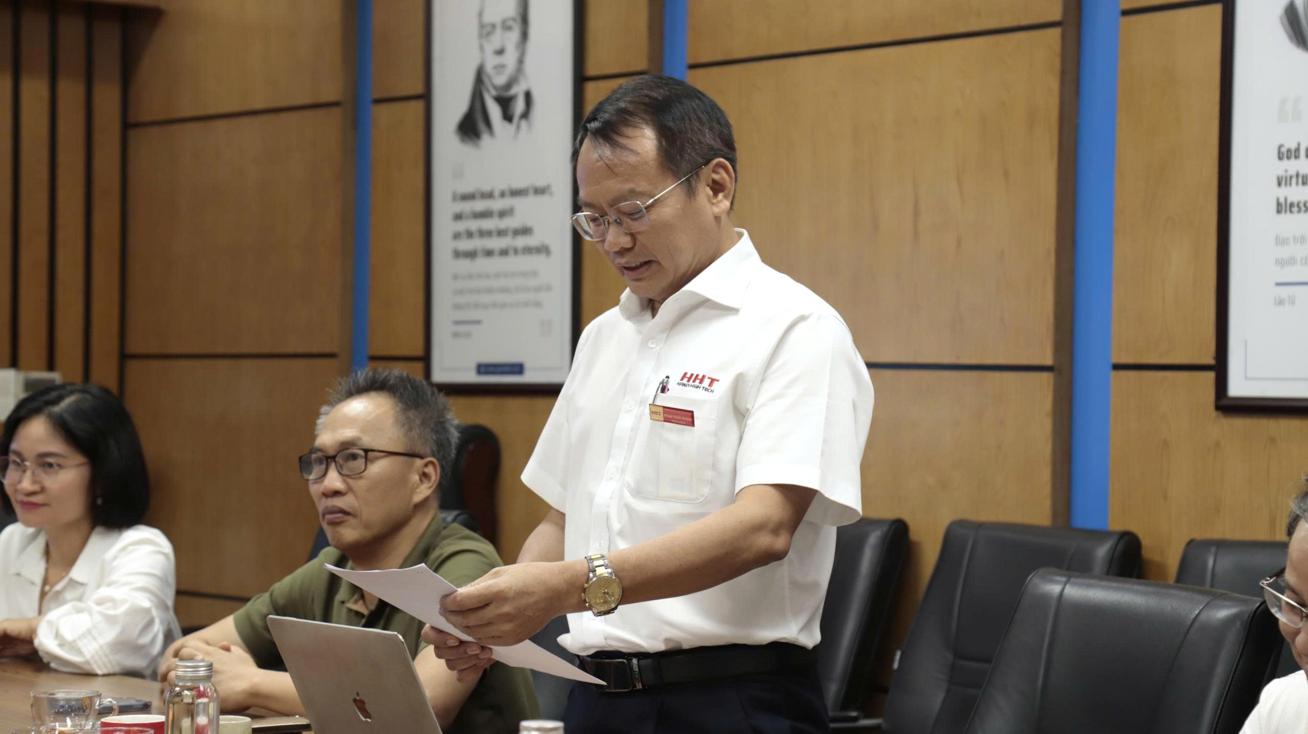 Nhà giáo ưu tú, Tiến sĩ Phạm Xuân Khánh - Thư ký Chi hội Tạp chí Thang máy