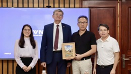 Tham tán Thương mại Đại sứ quán Belarus làm việc với Hiệp hội Thang máy Việt Nam