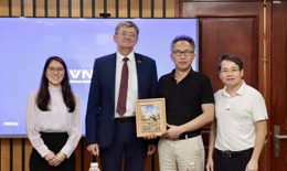 Tham tán Thương mại Đại sứ quán Belarus làm việc với Hiệp hội Thang máy Việt Nam