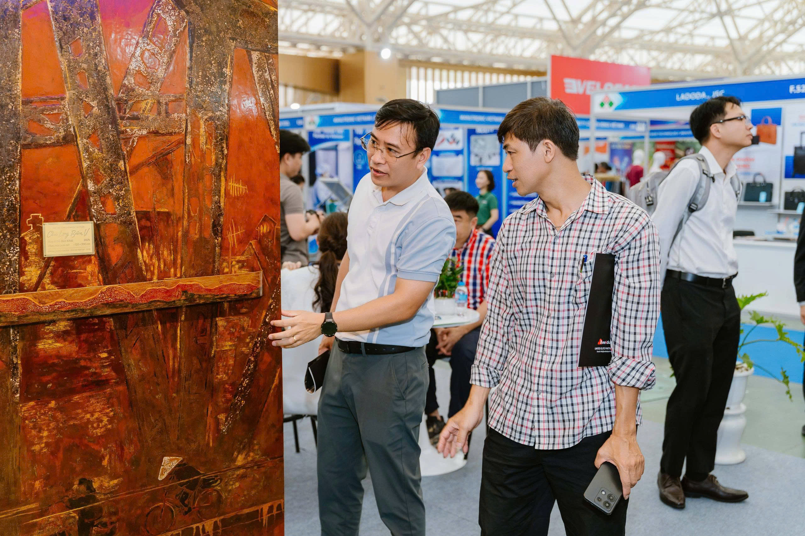 thiet-ke-thang-may-ung-dung-son-mai-dau-tien-tai-viet-nam-10639113620780958546 thiet-ke-thang-may-ung-dung-son-mai-dau-tien-tai-viet-nam-10639113620780958546