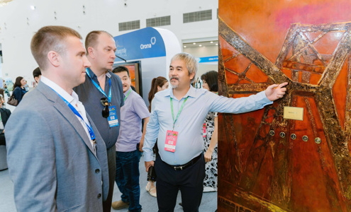 Thiết kế thang máy ứng dụng sơn mài đầu tiên tại Việt Nam