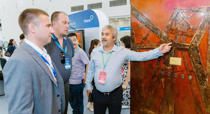 Thiết kế thang máy ứng dụng sơn mài đầu tiên tại Việt Nam