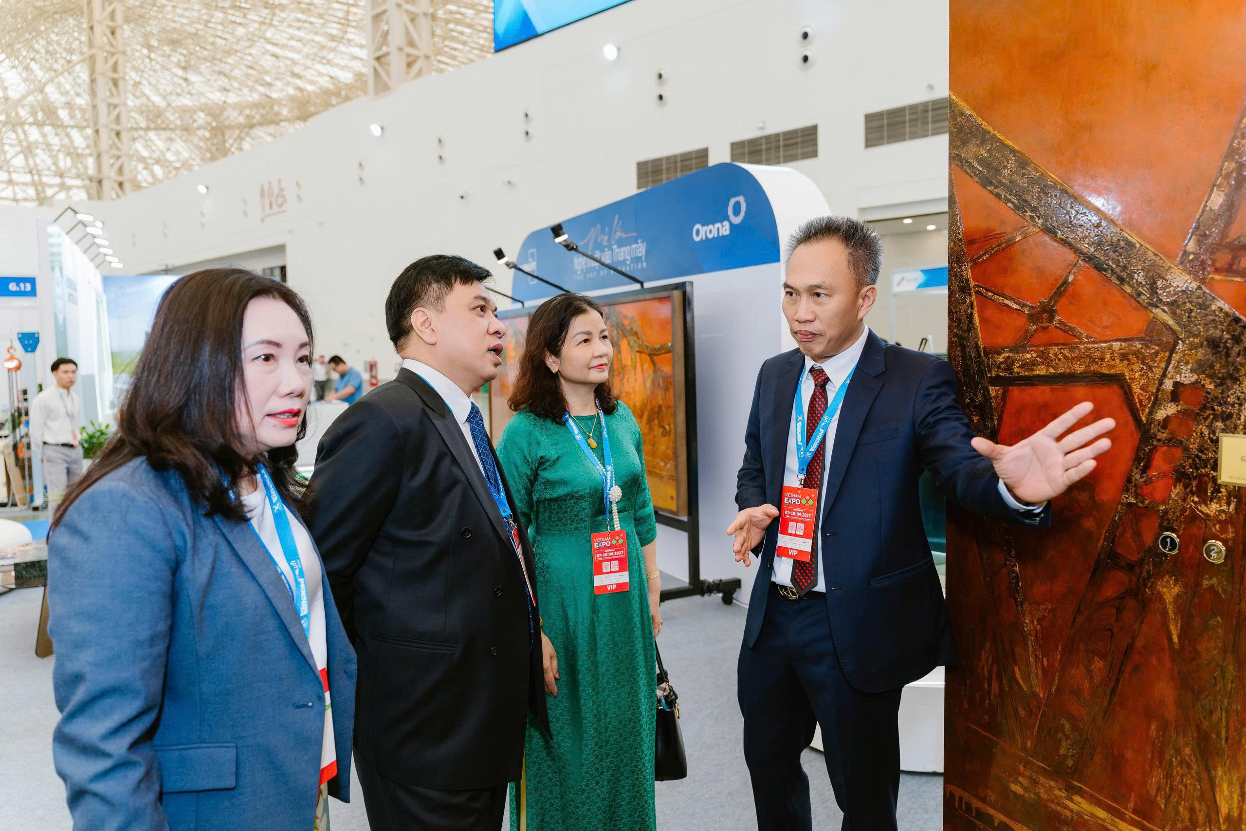 Theo ông Nguyễn Hải Đức - Chủ tịch Hiệp hội Thang máy Việt Nam, thách thức lớn nhất của hướng đi này không nằm ở kỹ thuật hay vật liệu, mà ở năng lực thấu hiểu và diễn giải – làm sao để chuyển hóa những tầng ý niệm vô hình thành một không gian hữu hình có chiều sâu. Theo ông Nguyễn Hải Đức - Chủ tịch Hiệp hội Thang máy Việt Nam, thách thức lớn nhất của hướng đi này không nằm ở kỹ thuật hay vật liệu, mà ở năng lực thấu hiểu và diễn giải – làm sao để chuyển hóa những tầng ý niệm vô hình thành một không gian hữu hình có chiều sâu.