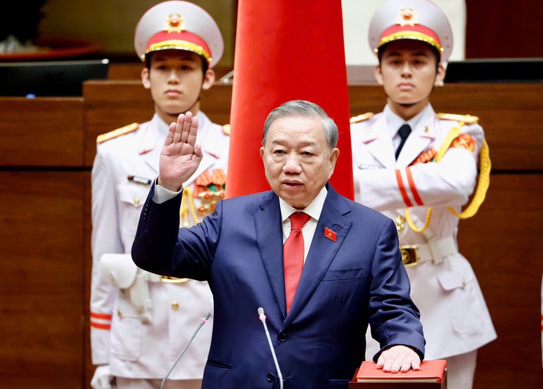 Tổng Bí thư, Chủ tịch nước Tô Lâm tuyên thệ - Ảnh: VGP/Nhật Bắc