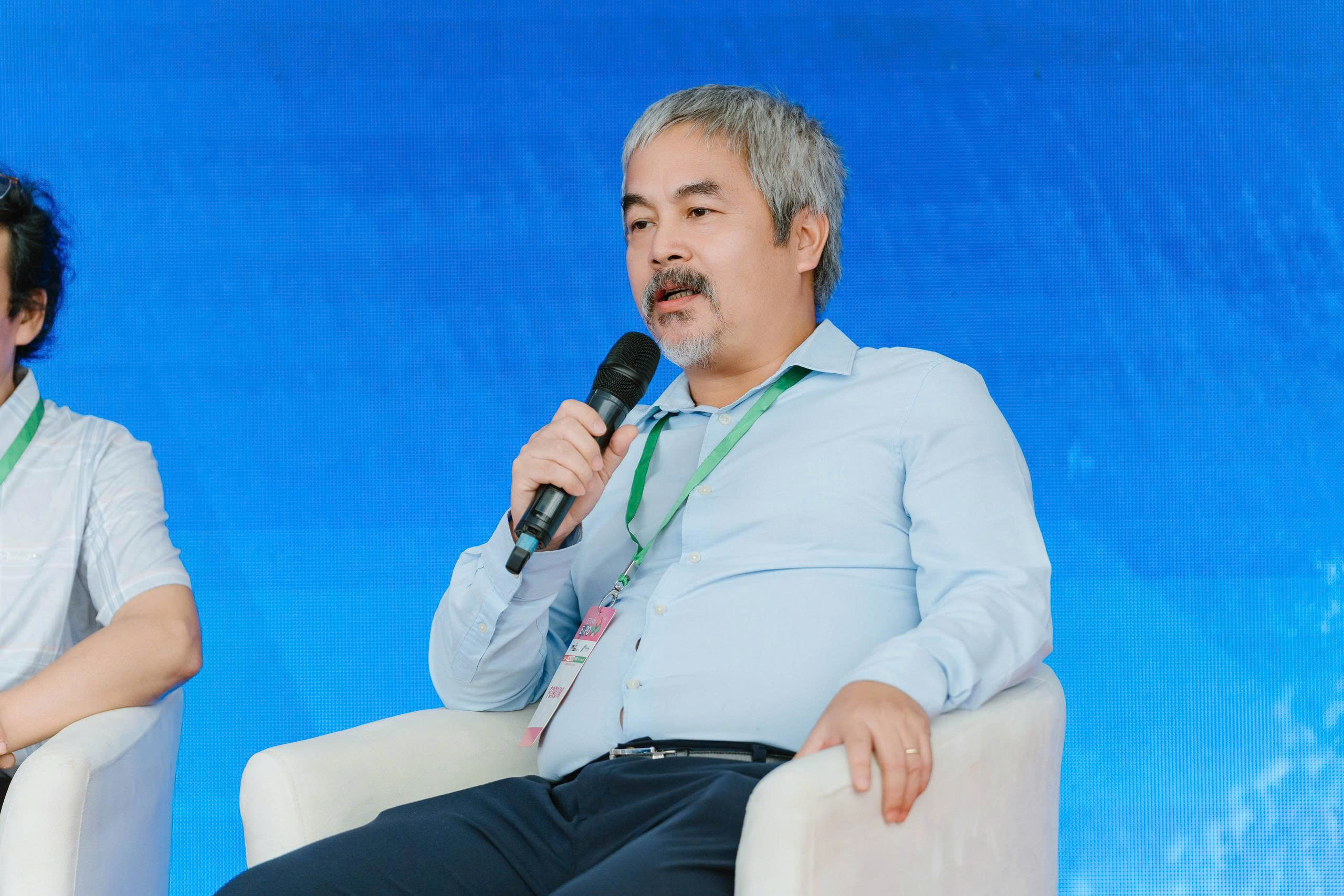 KTS Trần Đức Toàn - Tổng Giám đốc Tổng Công ty Tư vấn Xây dựng Việt Nam (VNCC) KTS Trần Đức Toàn - Tổng Giám đốc Tổng Công ty Tư vấn Xây dựng Việt Nam (VNCC)