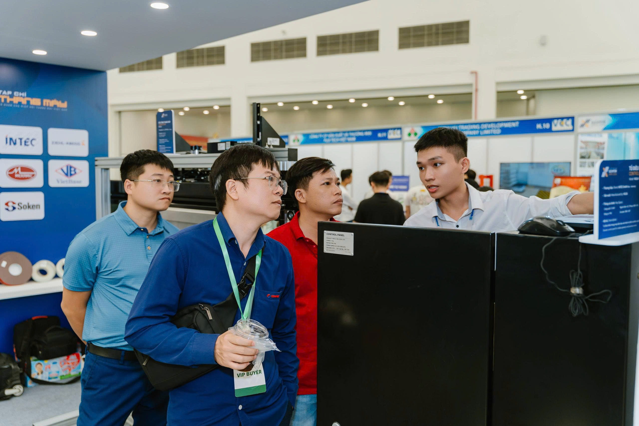 Giải pháp điều khiển thang máy VILEA-INT lần đầu được giới thiệu tại Triển lãm Vietnam Elevator Expo 2026 Hà Nội đón nhận sự quan tâm của nhiều khác tham quan. Giải pháp điều khiển thang máy VILEA-INT lần đầu được giới thiệu tại Triển lãm Vietnam Elevator Expo 2026 Hà Nội đón nhận sự quan tâm của nhiều khác tham quan.