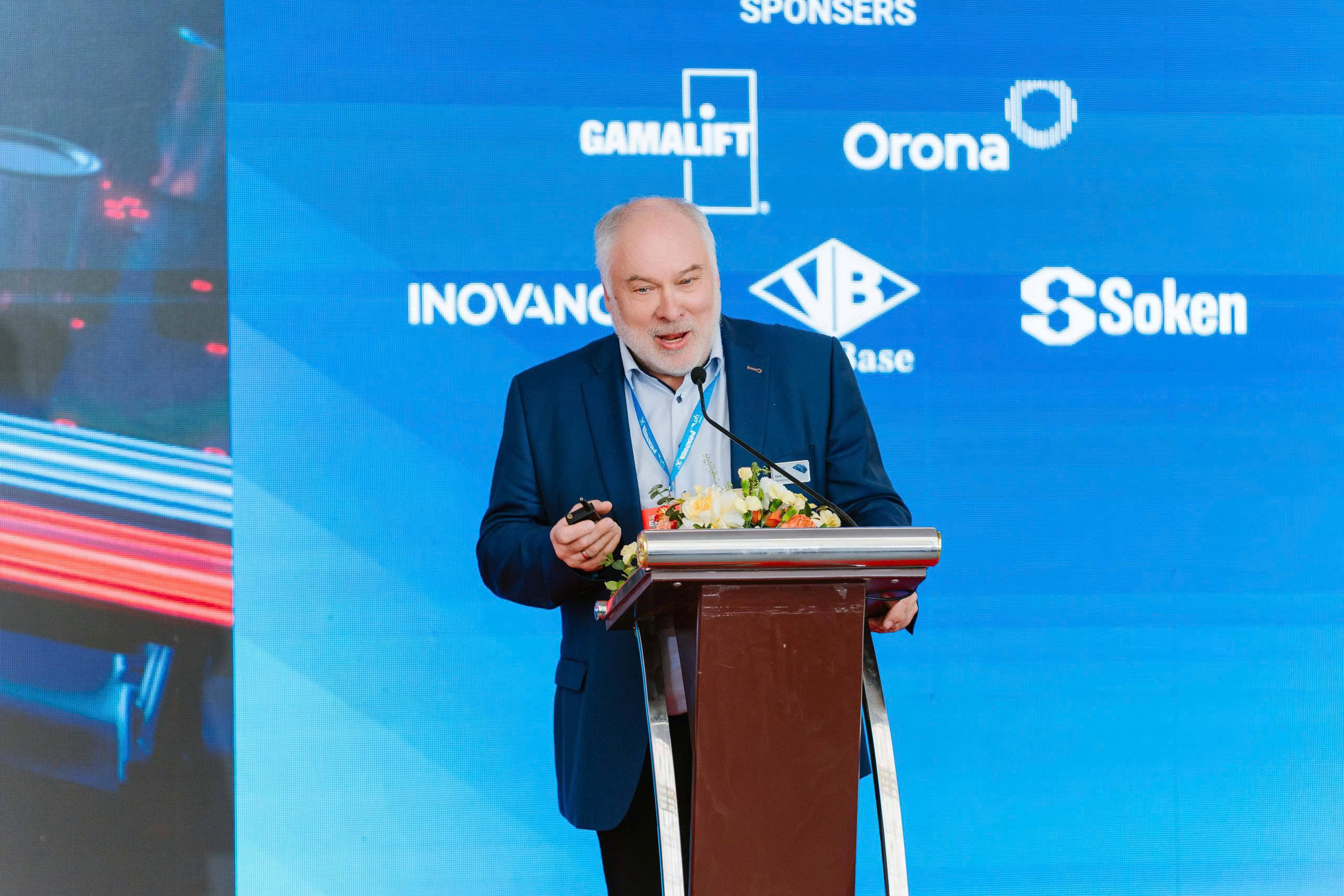 Ông Peter Zdun trình bày tại Elevator Talk 2026: Ứng dụng Công nghệ vào Thang máy Ông Peter Zdun trình bày tại Elevator Talk 2026: Ứng dụng Công nghệ vào Thang máy