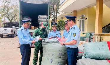Địa phương 'mạnh tay' xử lý hàng giả, hàng xâm phạm quyền sở hữu trí tuệ Địa phương 'mạnh tay' xử lý hàng giả, hàng xâm phạm quyền sở hữu trí tuệ