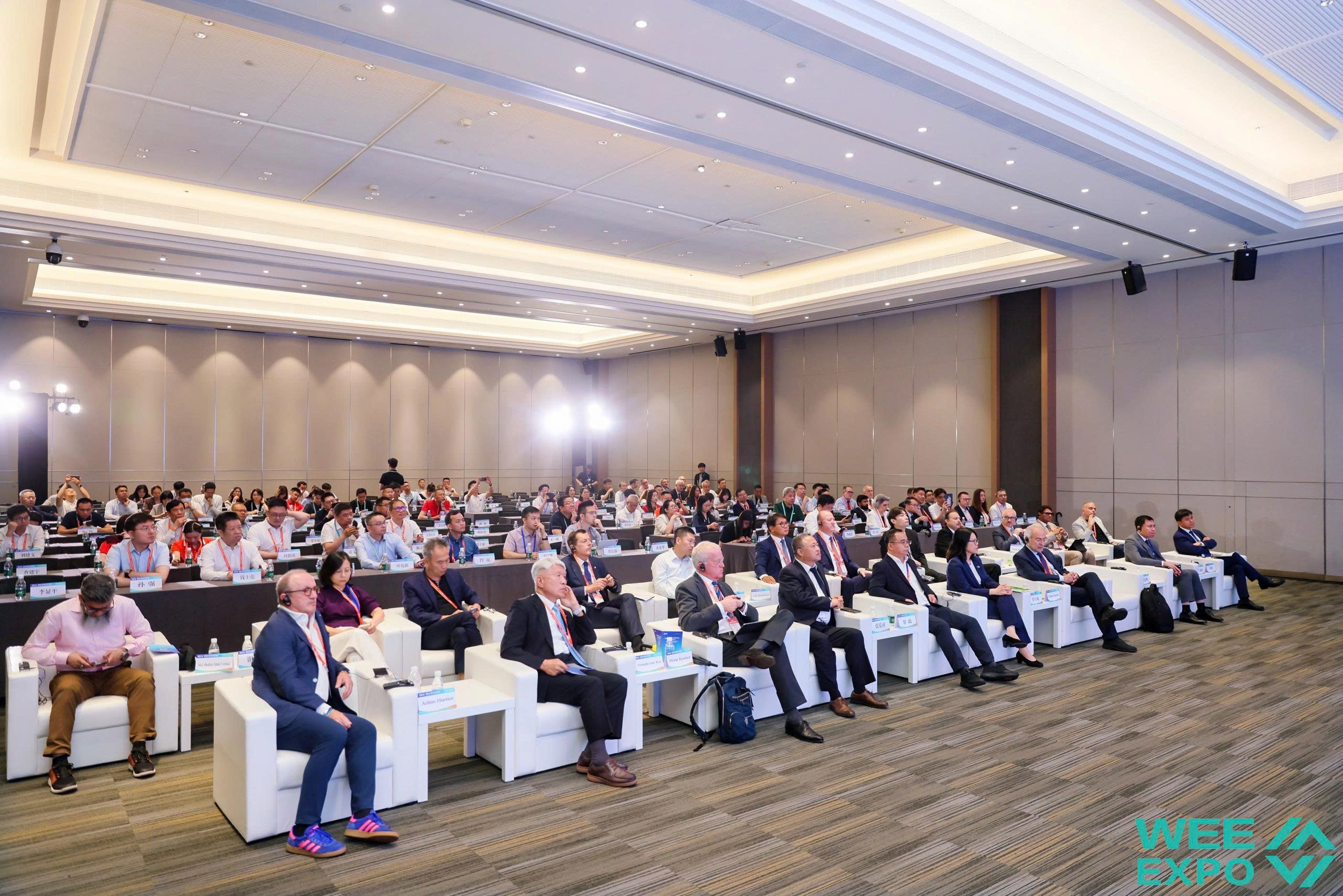 Toàn cảnh Hội thảo chuyên đề của WEE Expo 2026<br>
