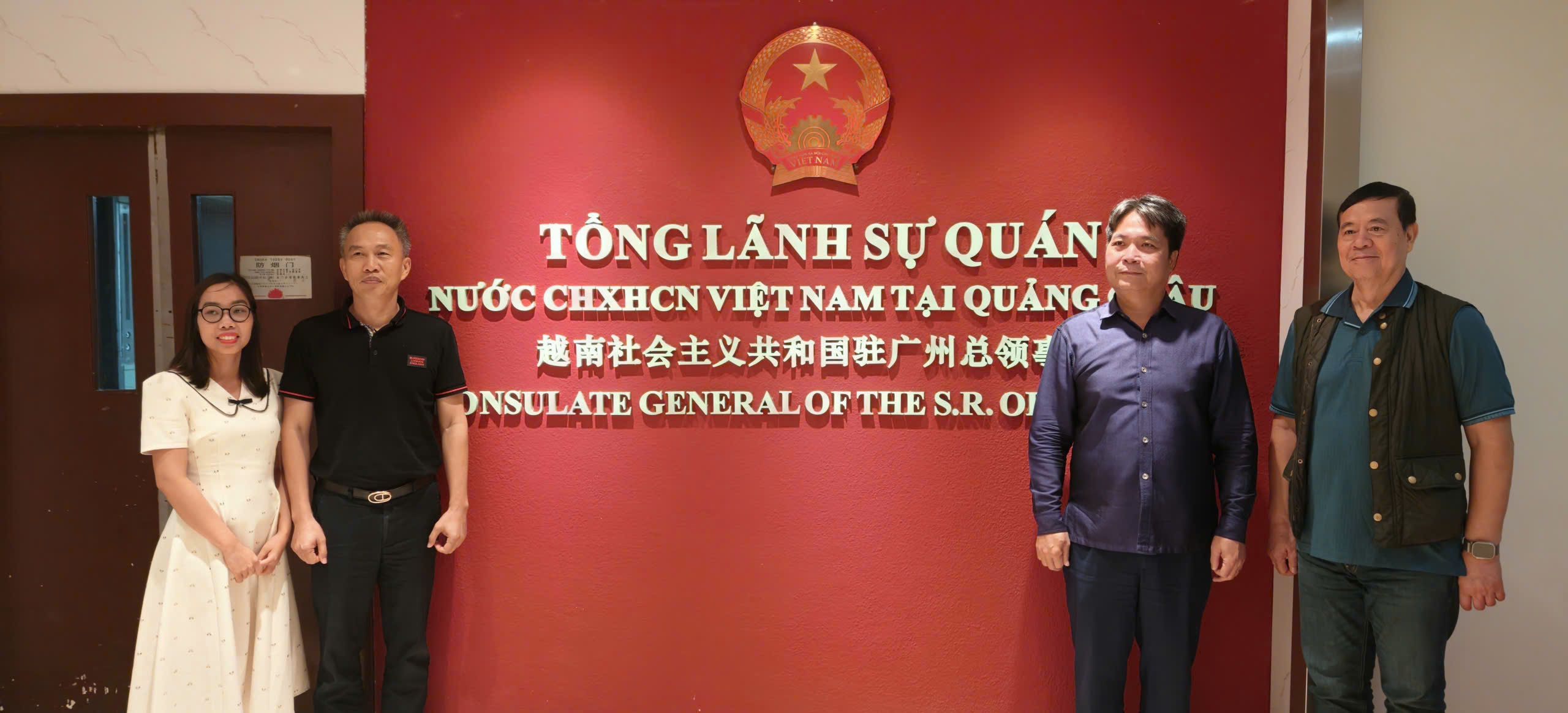 Tổng Lãnh sự quán Việt Nam tại Quảng Châu làm việc với đoàn công tác Hiệp hội Thang máy Việt Nam