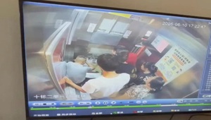 Cứu hộ sai, một phụ nữ rơi xuống giếng thang máy tử vong