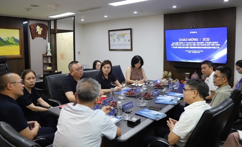 Vietnam Elevator Association works with China Guangri Elevator