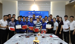 Trao chứng chỉ học viên Khóa Đào tạo Bảo trì Thang máy nâng cao Trao chứng chỉ học viên Khóa Đào tạo Bảo trì Thang máy nâng cao