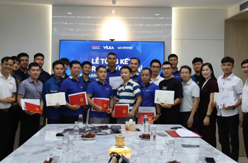 Trao chứng chỉ học viên Khóa Đào tạo Bảo trì Thang máy nâng cao Trao chứng chỉ học viên Khóa Đào tạo Bảo trì Thang máy nâng cao