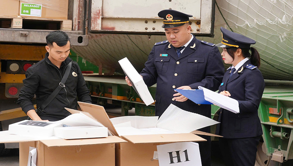 [Express] Customs Department: Goods not on the Risk List shall undergo customs procedures as usual.