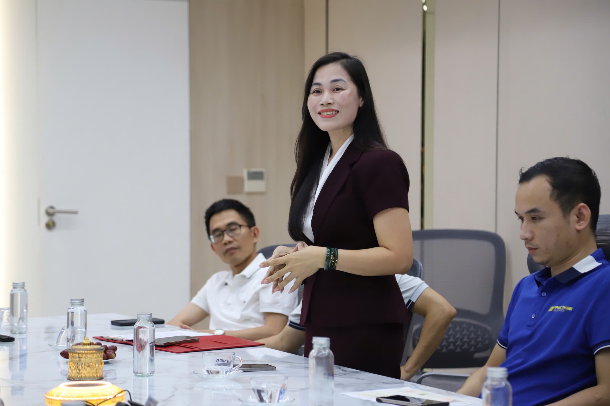 Bà Đoàn Thị Nhài - Giám đốc Công ty Thang máy Phúc Thành Bà Đoàn Thị Nhài - Giám đốc Công ty Thang máy Phúc Thành