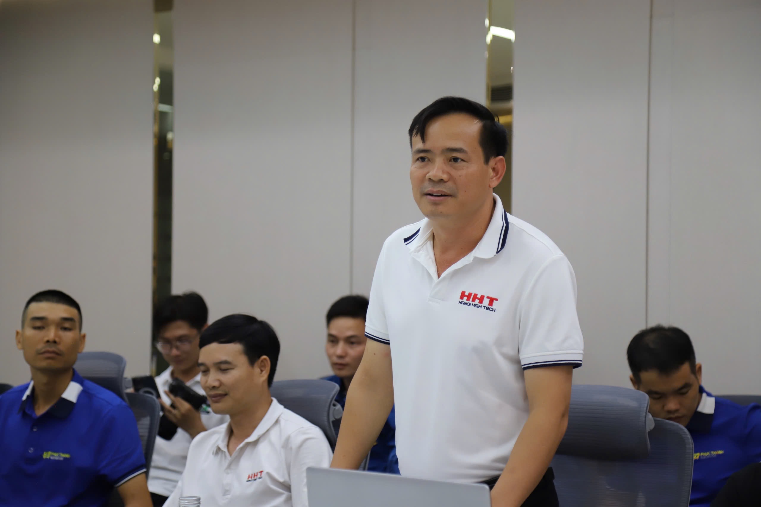 Ông Lê Thế Hưng - Trưởng khoa Cơ khí, Trường Cao đẳng nghề Công nghệ cao Hà Nội Ông Lê Thế Hưng - Trưởng khoa Cơ khí, Trường Cao đẳng nghề Công nghệ cao Hà Nội