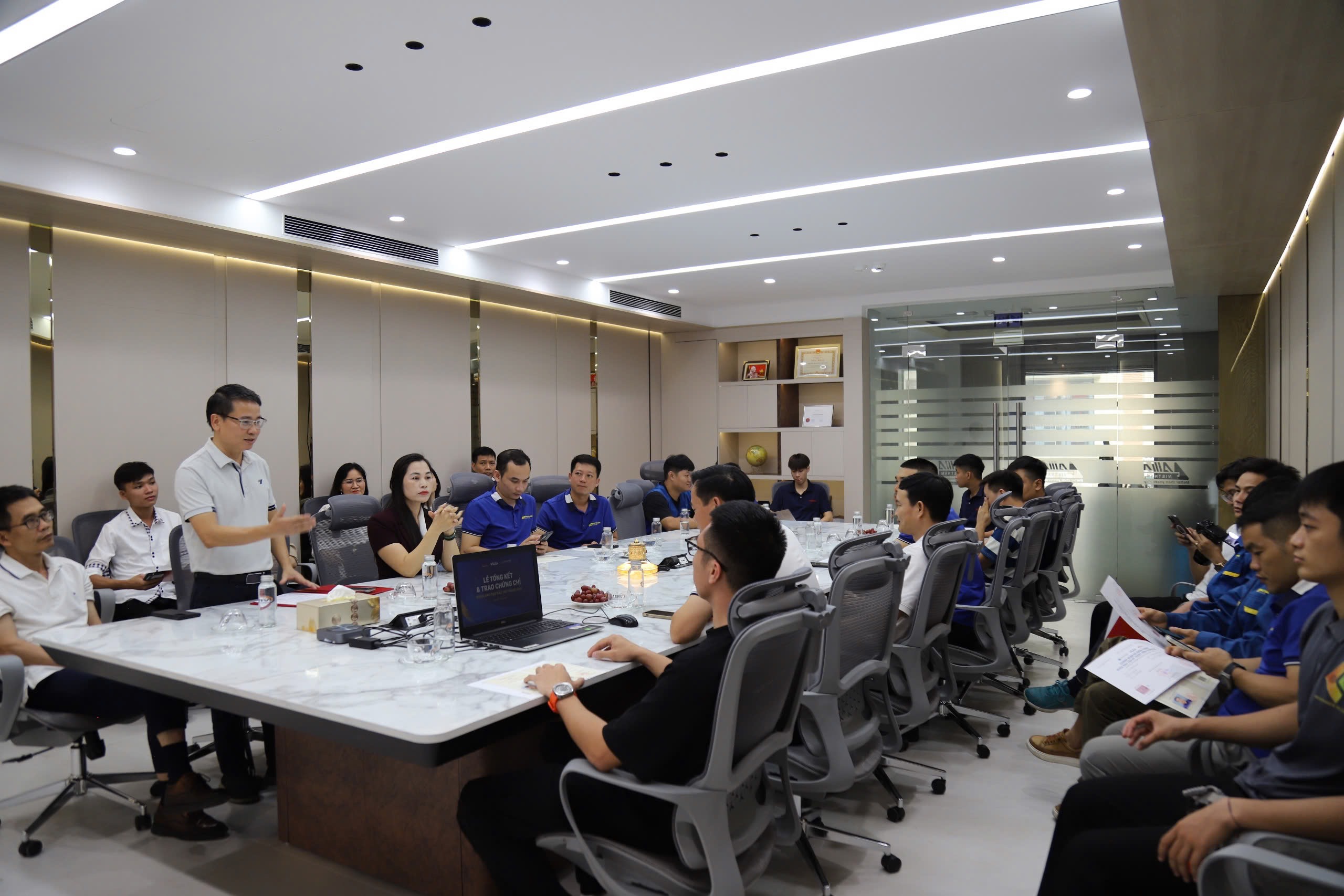 Lễ Tổng kết và Trao chứng chỉ cho học viên Khoá Đào tạo Bảo trì Thang máy Lễ Tổng kết và Trao chứng chỉ cho học viên Khoá Đào tạo Bảo trì Thang máy