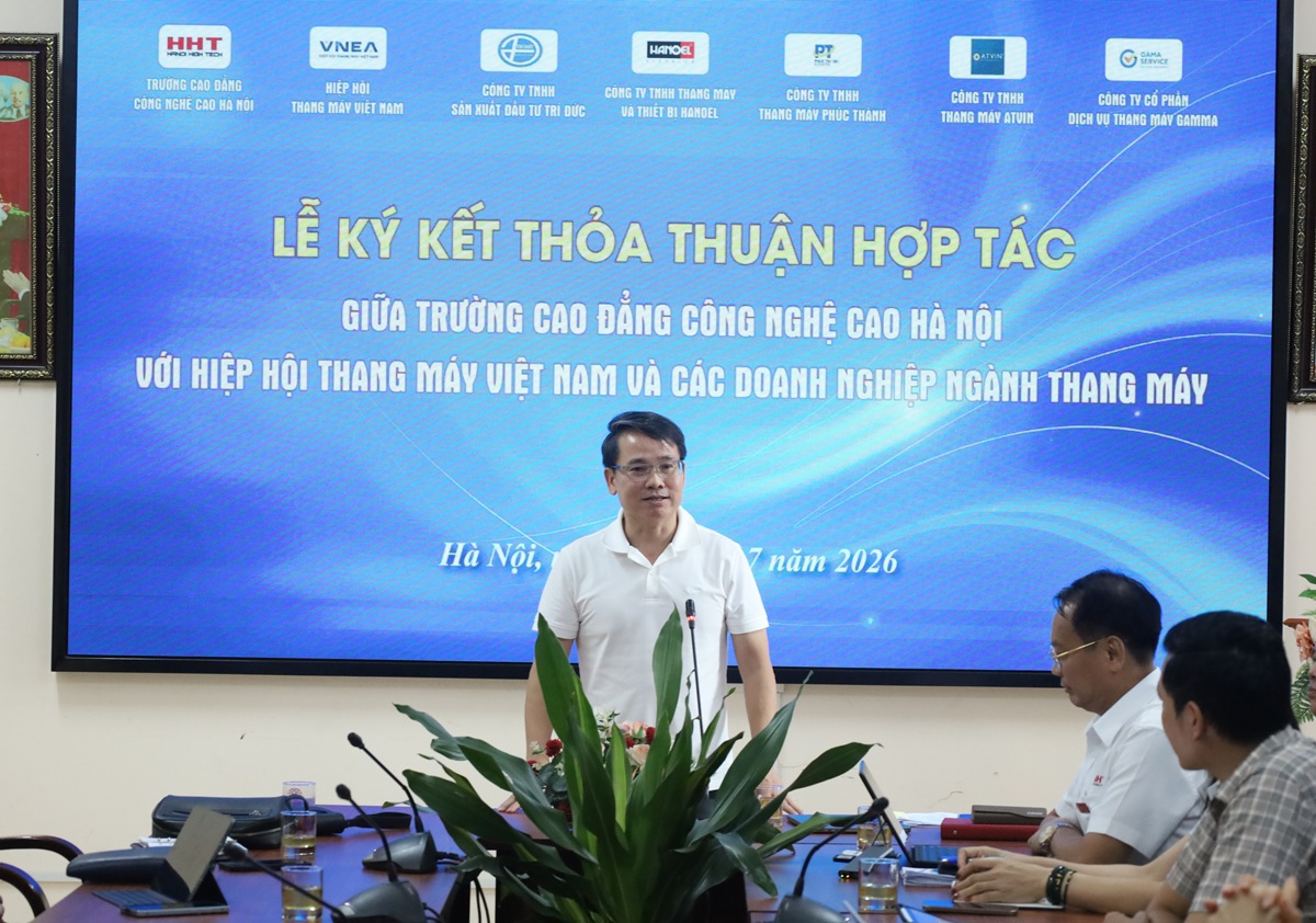 Ông Nguyễn Huy Tiến - Tổng Thư ký Hiệp hội Thang máy Việt Nam Ông Nguyễn Huy Tiến - Tổng Thư ký Hiệp hội Thang máy Việt Nam