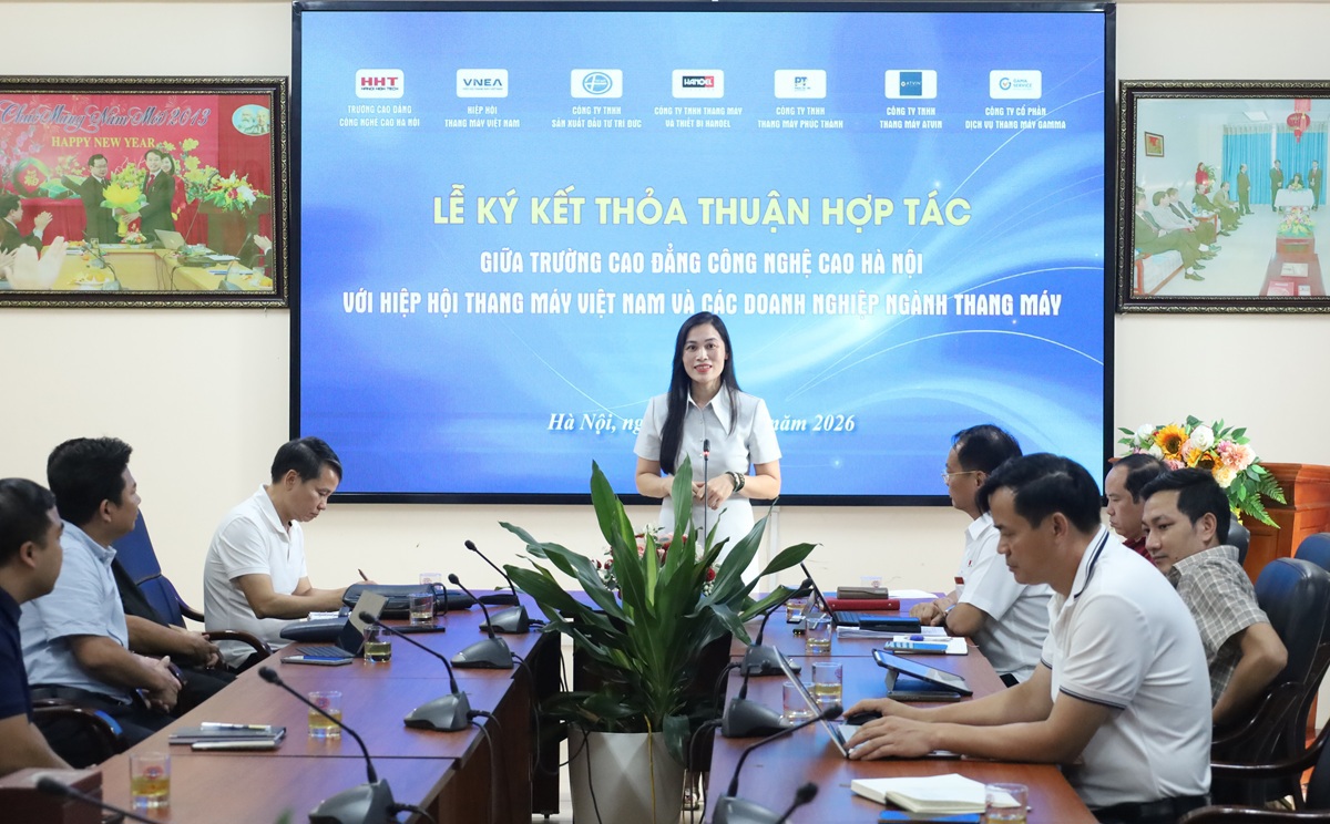 Bà Đoàn Thị Nhài - Giám đốc Công ty TNHH Thang máy Phúc Thành Bà Đoàn Thị Nhài - Giám đốc Công ty TNHH Thang máy Phúc Thành