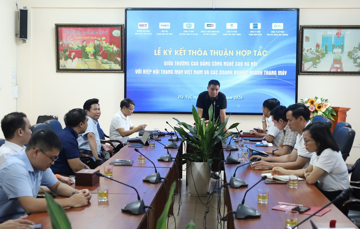 Ông Phạm Đại Nghĩa - Trưởng ban Phát triển Hội viên VNEA, kiêm Giám đốc Công ty CP Điện máy Hà Nội (Hanoel) Ông Phạm Đại Nghĩa - Trưởng ban Phát triển Hội viên VNEA, kiêm Giám đốc Công ty CP Điện máy Hà Nội (Hanoel)
