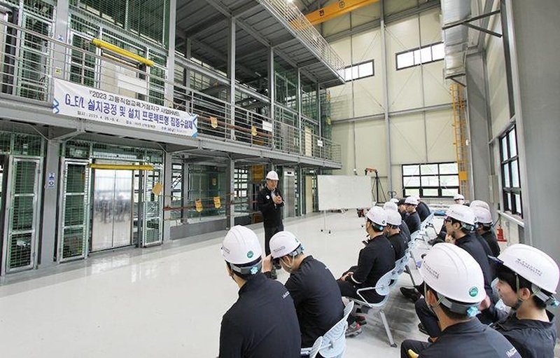 Hàn Quốc đẩy mạnh mô hình hợp tác với doanh nghiệp để đào tạo tay nghề kỹ thuật cho nhân lực Hàn Quốc đẩy mạnh mô hình hợp tác với doanh nghiệp để đào tạo tay nghề kỹ thuật cho nhân lực