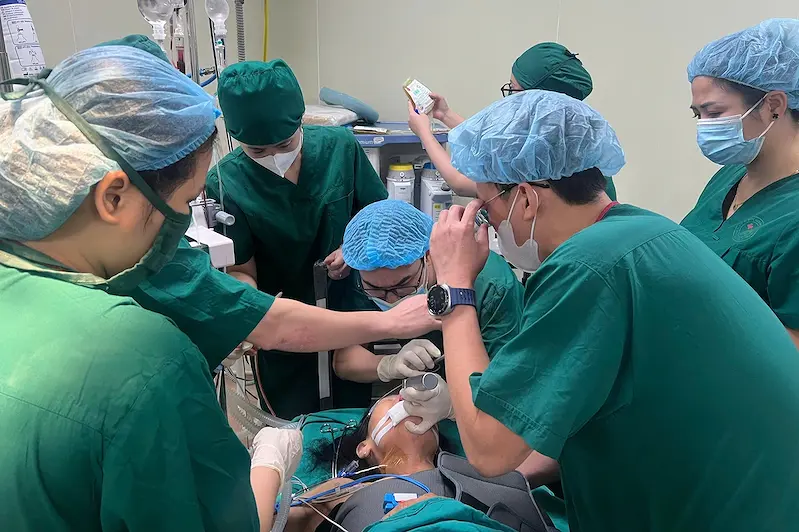 Bệnh nhân được cấp cứu tại Bệnh viện Đa khoa Đức Giang (Ảnh: Bệnh viện cung cấp). Bệnh nhân được cấp cứu tại Bệnh viện Đa khoa Đức Giang (Ảnh: Bệnh viện cung cấp).